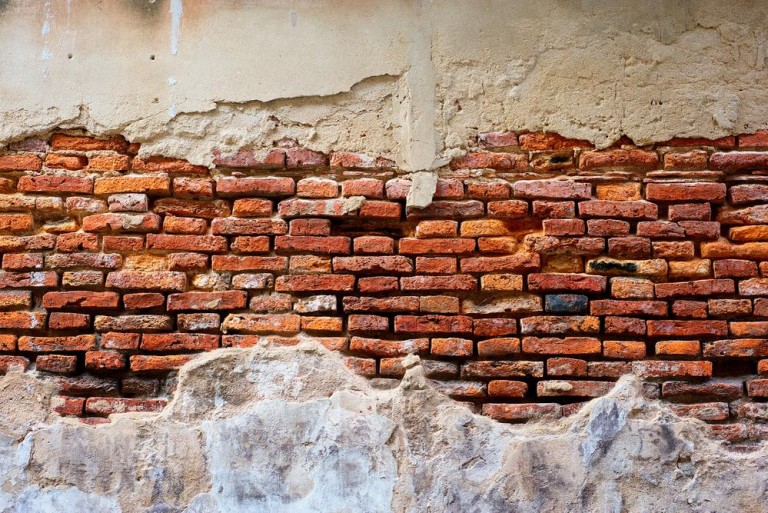 Comment réussir un ravalement de façade à Trevenans, étapes essentielles